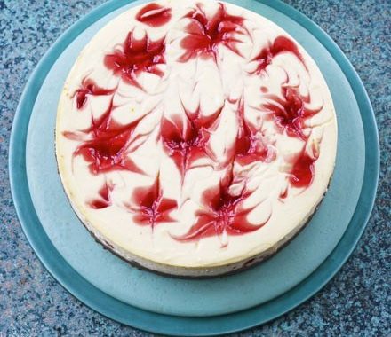 Rhubarb ripple & gingerbread cheesecake recipe