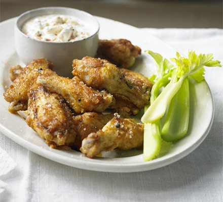 Buffalo wings with blue cheese dip recipe 