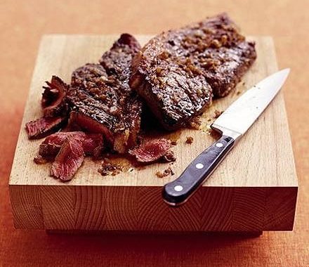 Sizzling steak with shallot marinade recipe