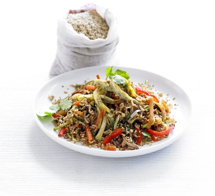 Brown rice stir-fry with coriander omelette recipe 