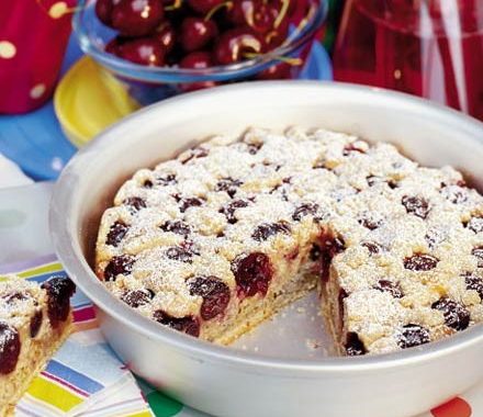 Fresh cherry cake with a hint of cinnamon recipe