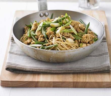 Noodles with turkey, green beans & hoisin recipe