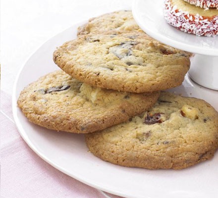 Gooey chocolate cherry cookies recipe 