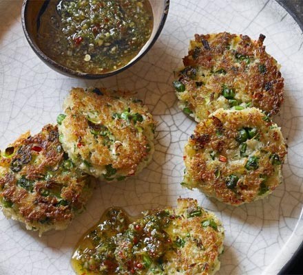 Crab cakes with sweet chilli & ginger dipping sauce recipe 