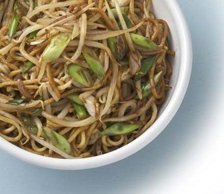 Stir-fried noodles & beansprouts recipe