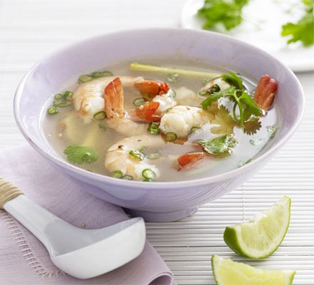Tom yum (hot & sour) soup with prawns recipe 