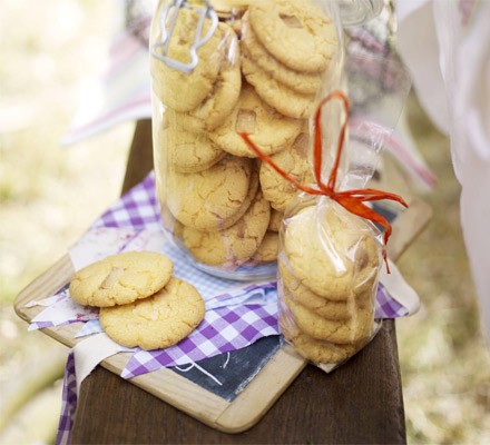 Custard & white chocolate biscuits recipe 