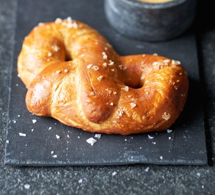 Homemade soft pretzels recipe 