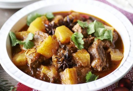 Sticky pork & pineapple hotpot recipe