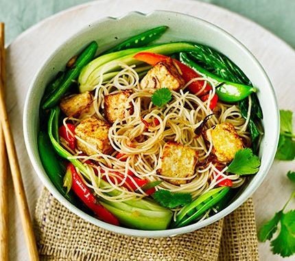 Tofu with stir-fried noodles, pak choi & sugar snap peas recipe