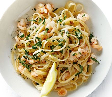 Linguine with garlic butter prawns recipe
