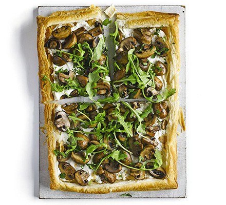 Mushroom, ricotta & rocket tart recipe 
