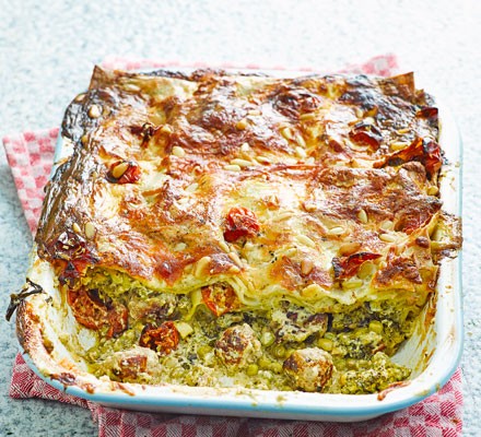Pea, pesto & sausage lasagne recipe 