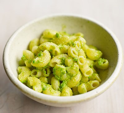 Weaning recipe: Pea pesto with pasta shapes 