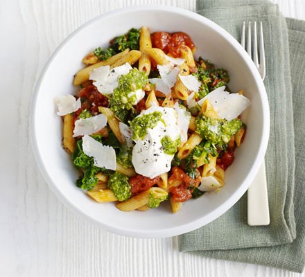 Cherry tomato, kale, ricotta & pesto pasta recipe 