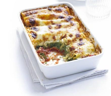Spinach &amp; ricotta cannelloni recipe