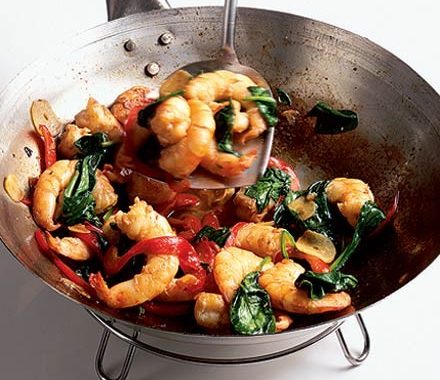 Stir-fry prawns with peppers & spinach recipe