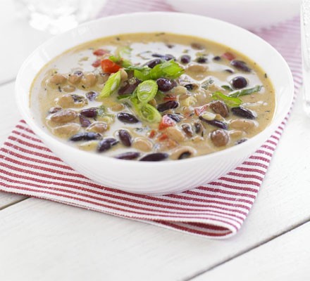 Simple coconut & bean soup  recipe 