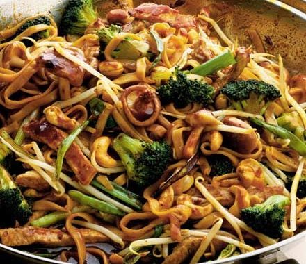 Pork & noodle pan-fry with sweet & spicy sauce recipe