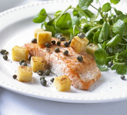 Pan-fried salmon with watercress, polenta croutons & capers recipe 