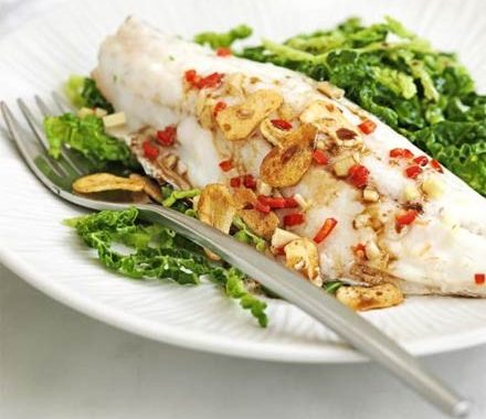 Steamed bass with garlic & chilli recipe