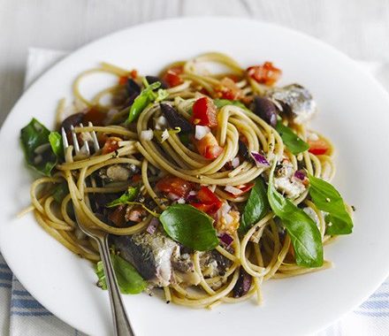 Salsa spaghetti with sardines recipe