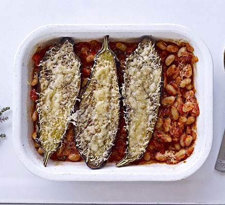 Baked aubergines with cannellini beans recipe 