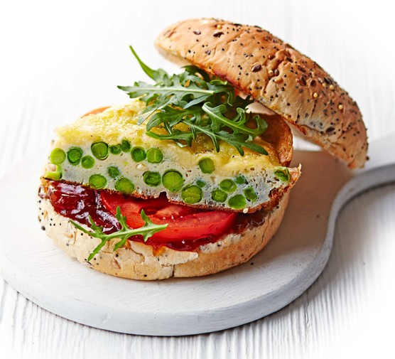 Cheesy omelette burgers recipe 