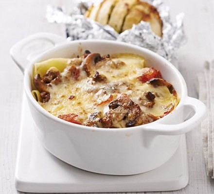 Sausage & mushroom lasagne recipe 