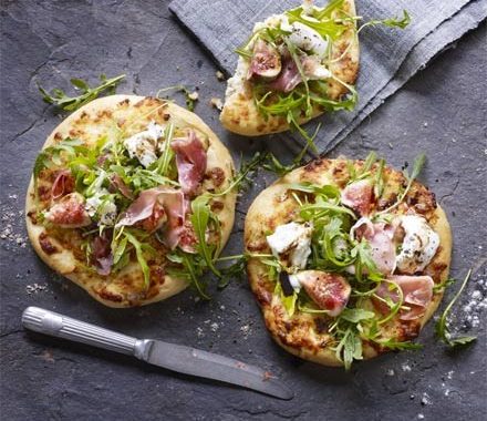 Fig & prosciutto pizzettas recipe