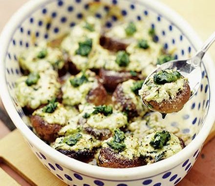 Baked mushrooms with ricotta & pesto recipe
