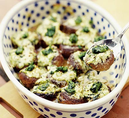 Baked mushrooms with ricotta & pesto recipe 
