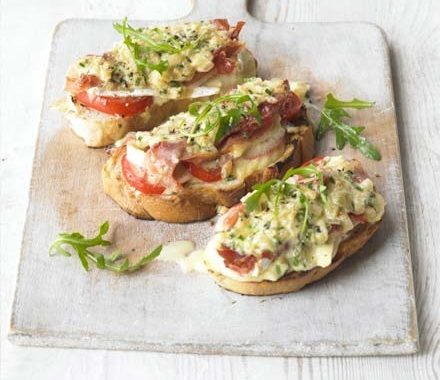 Brie bruschetta with tomato, herbs & Serrano ham recipe