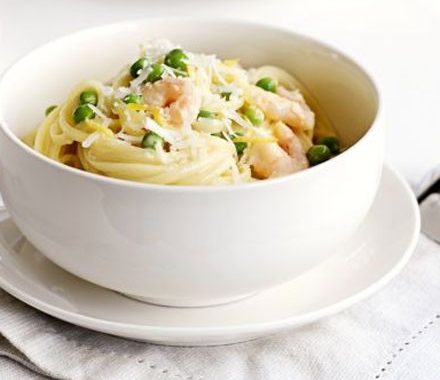 Lemony prawn & pea pasta recipe