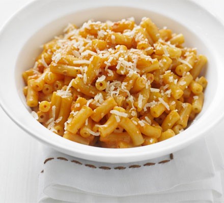 Creamy cheese & tomato macaroni recipe 