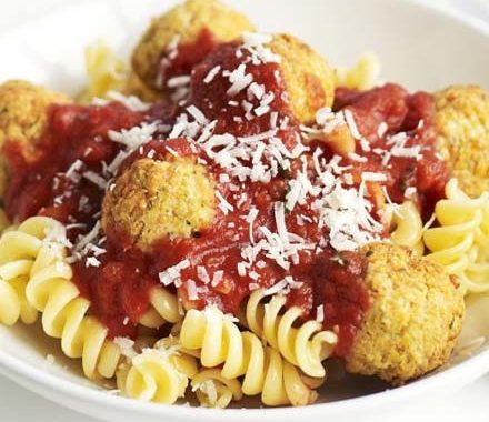 Herby chickpea balls with tomato sauce recipe