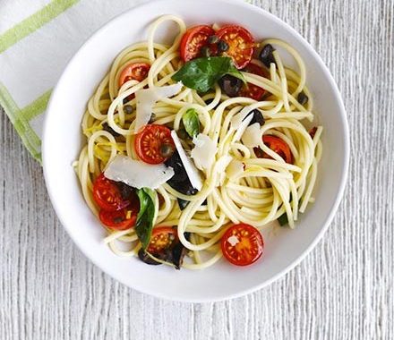 Spaghetti with cherry tomato & black olive sauce recipe