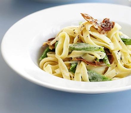 Runner bean & prosciutto pasta recipe