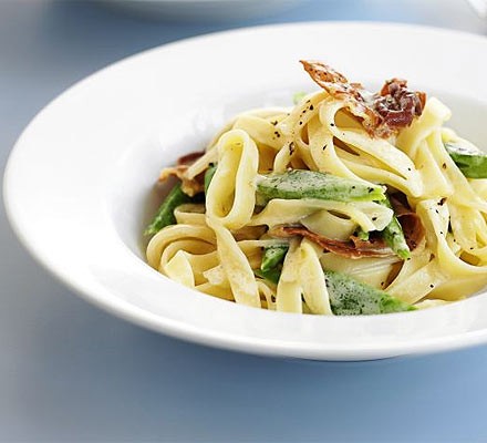 Runner bean & prosciutto pasta recipe 
