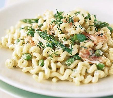 Asparagus, broad bean & smoked salmon pasta  recipe