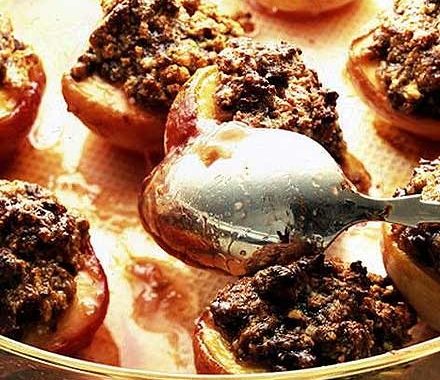Amaretti peaches with honey & chocolate recipe