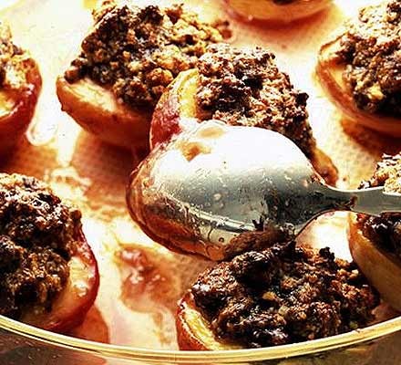 Amaretti peaches with honey & chocolate recipe 