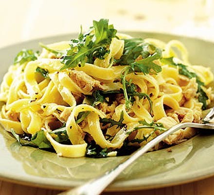 Tagliatelle with tuna, lemon & rocket recipe 