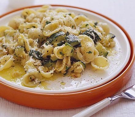 Courgette, basil & almond pasta recipe