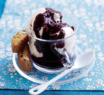 Broken biscotti ice cream with hot mocha recipe 
