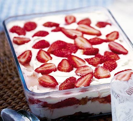 Strawberry parfait with Vin Santo, mascarpone & biscotti  recipe 