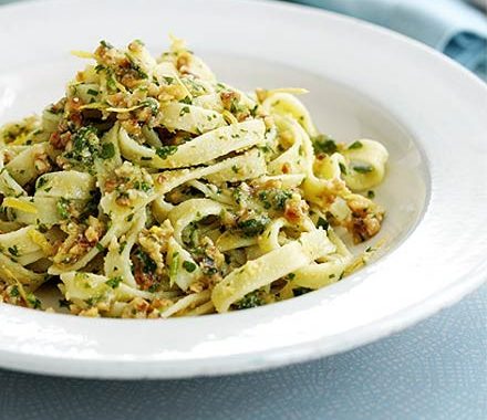 Pasta with parsley & hazelnut pesto recipe