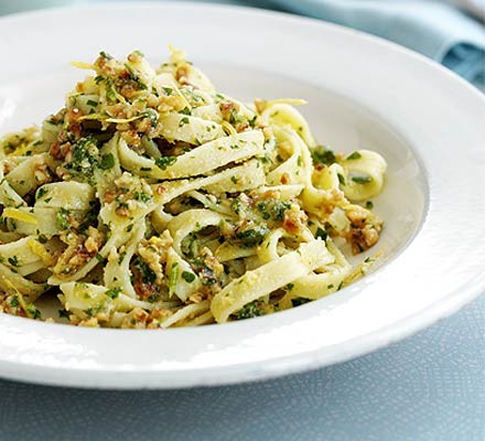 Pasta with parsley & hazelnut pesto recipe 
