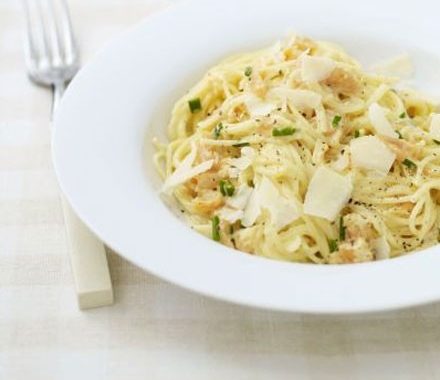 Smoked salmon carbonara recipe