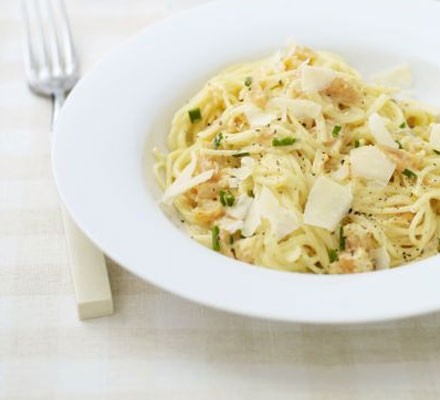Smoked salmon carbonara recipe 